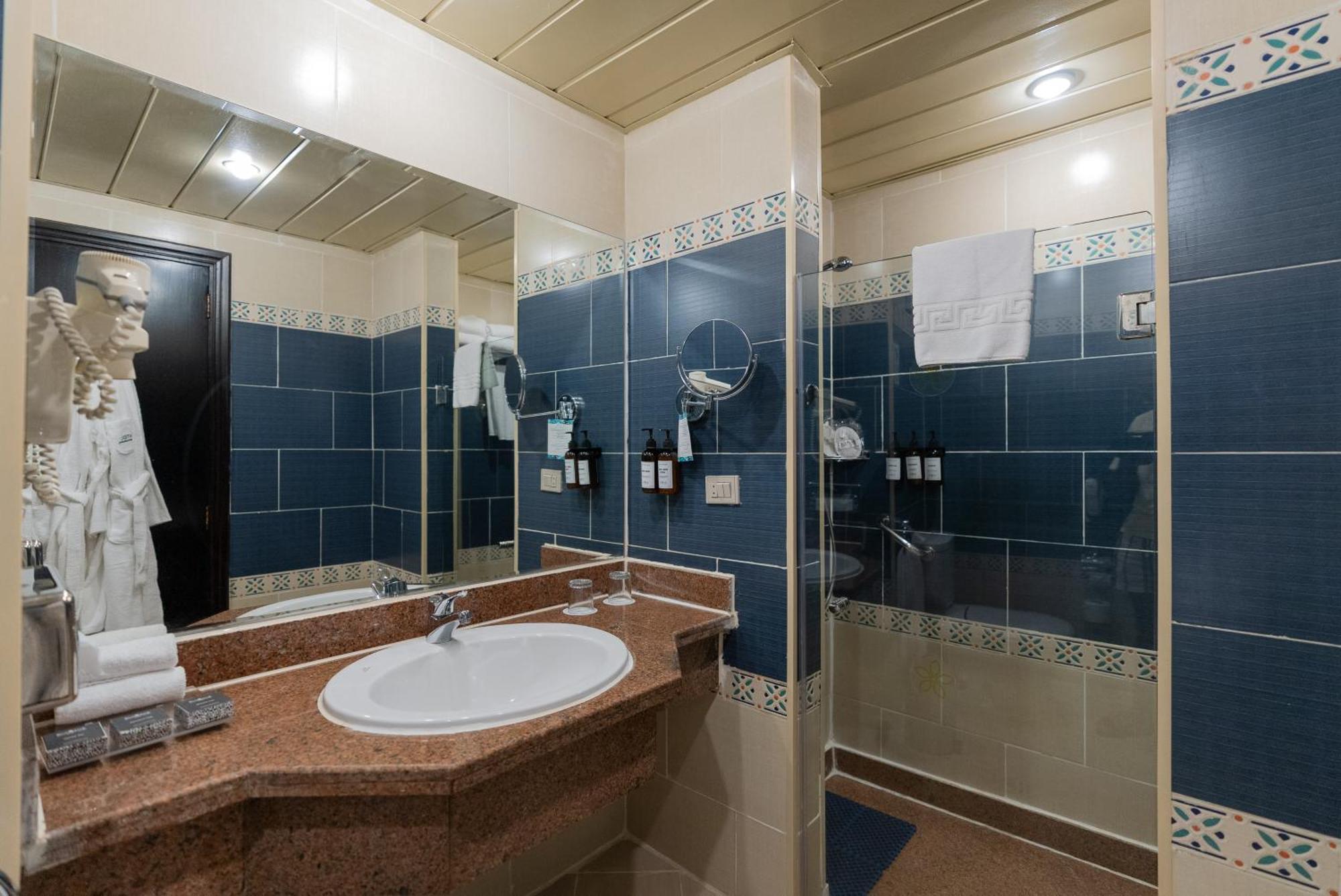 Family Suite Pool View